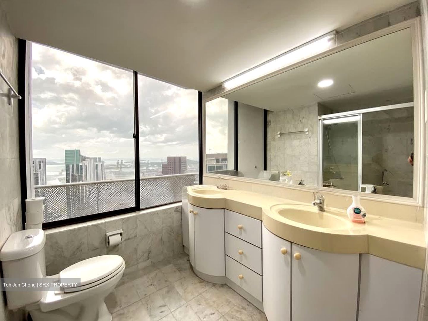 International Plaza (D2), Apartment #584937711